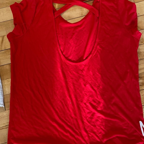 Zoozatz Nebraska Sports Bra, Crop Shirt & Shirt Bundle 5 Pieces Huskers - Picture 4 of 5